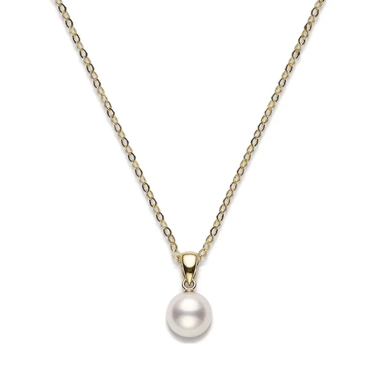 Akoya Cultured Pearl Pendant in 18K Yellow Gold