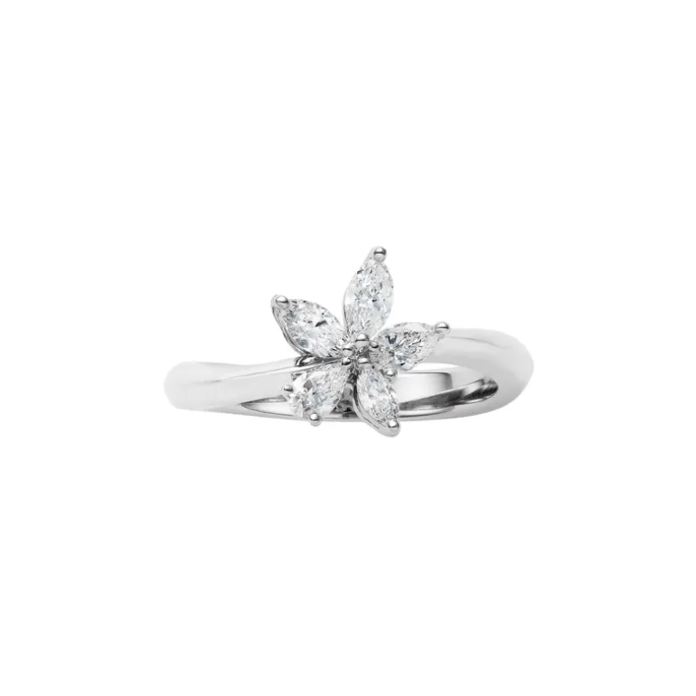 Diamond Ring in 18K White Gold