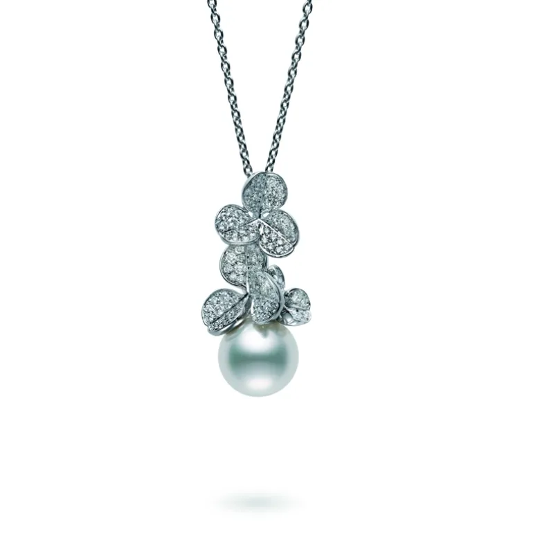 Fortune Leaves Pendant