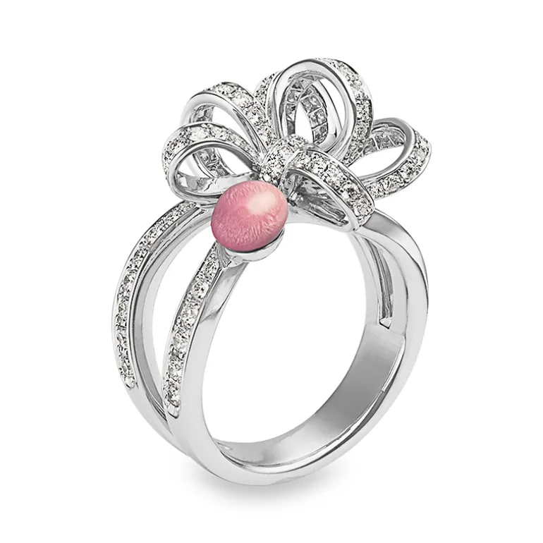 Jeux de Rubans Conch Pearl and Diamond Ring