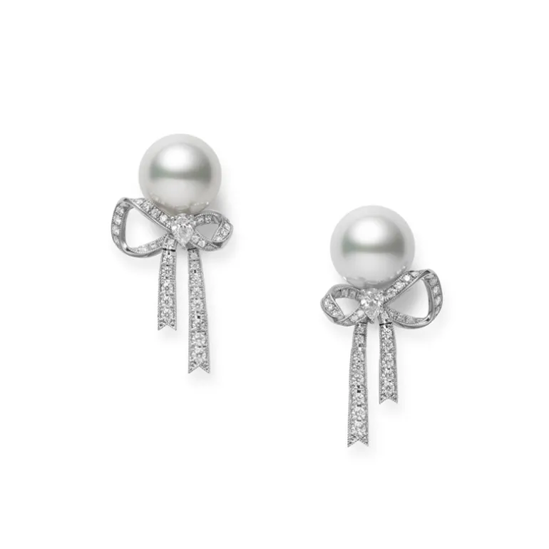 Jeux de Rubans White South Sea Earrings with Diamonds