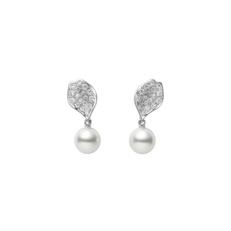 Les Pétales Place Vendôme Akoya Cultured Pearl Earrings