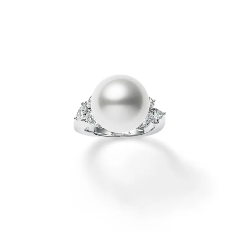 White South Sea Cultured Pearl and Diamond Ring set in Platinum